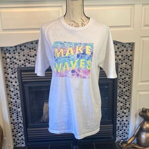 BP white Make Waves T-shirt, size‎ small, excellent used condition